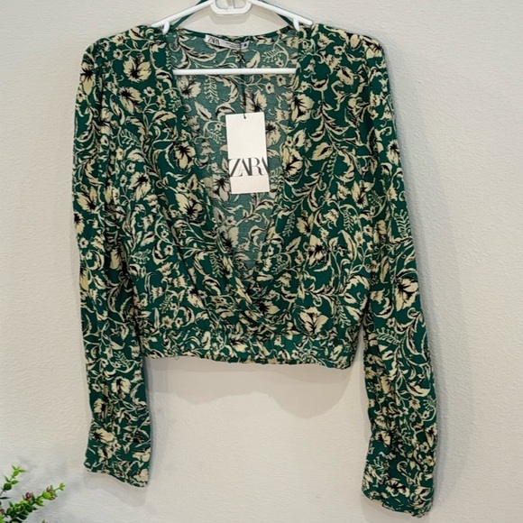 ZARA Green and Cream Floral top - Picture 1 of 6